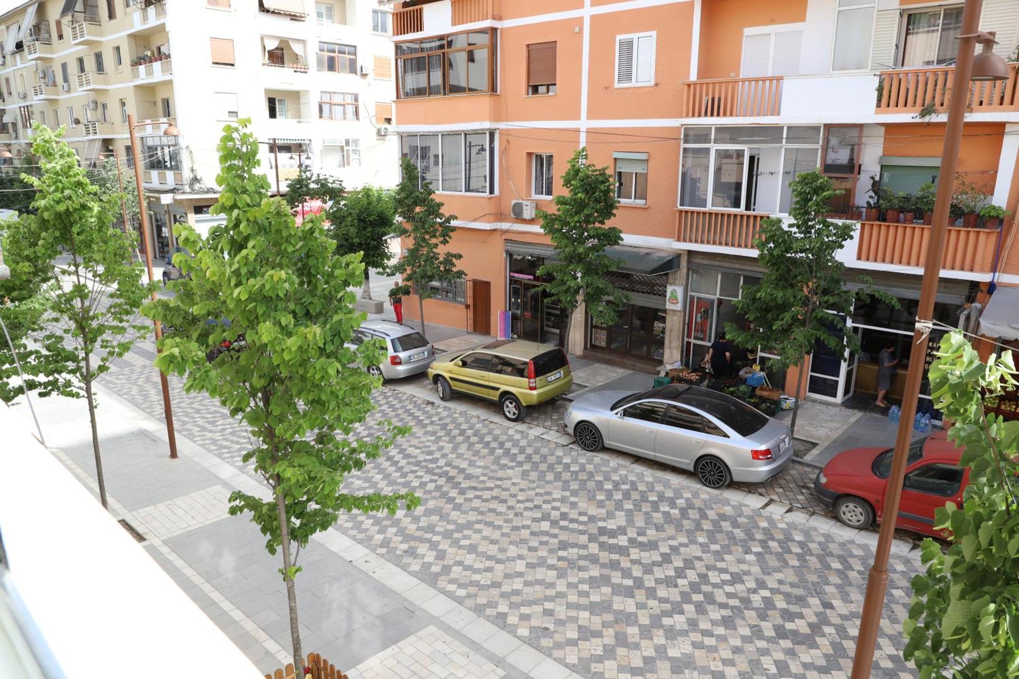 Apartment Eda City Center Berat Esterno foto